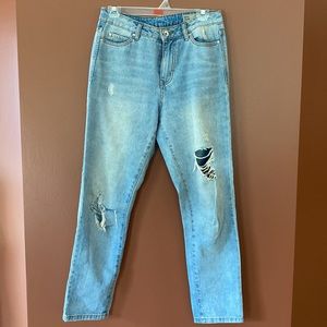 Vera Moda, ladies denim mid rise, straight leg in size 26 x 32.